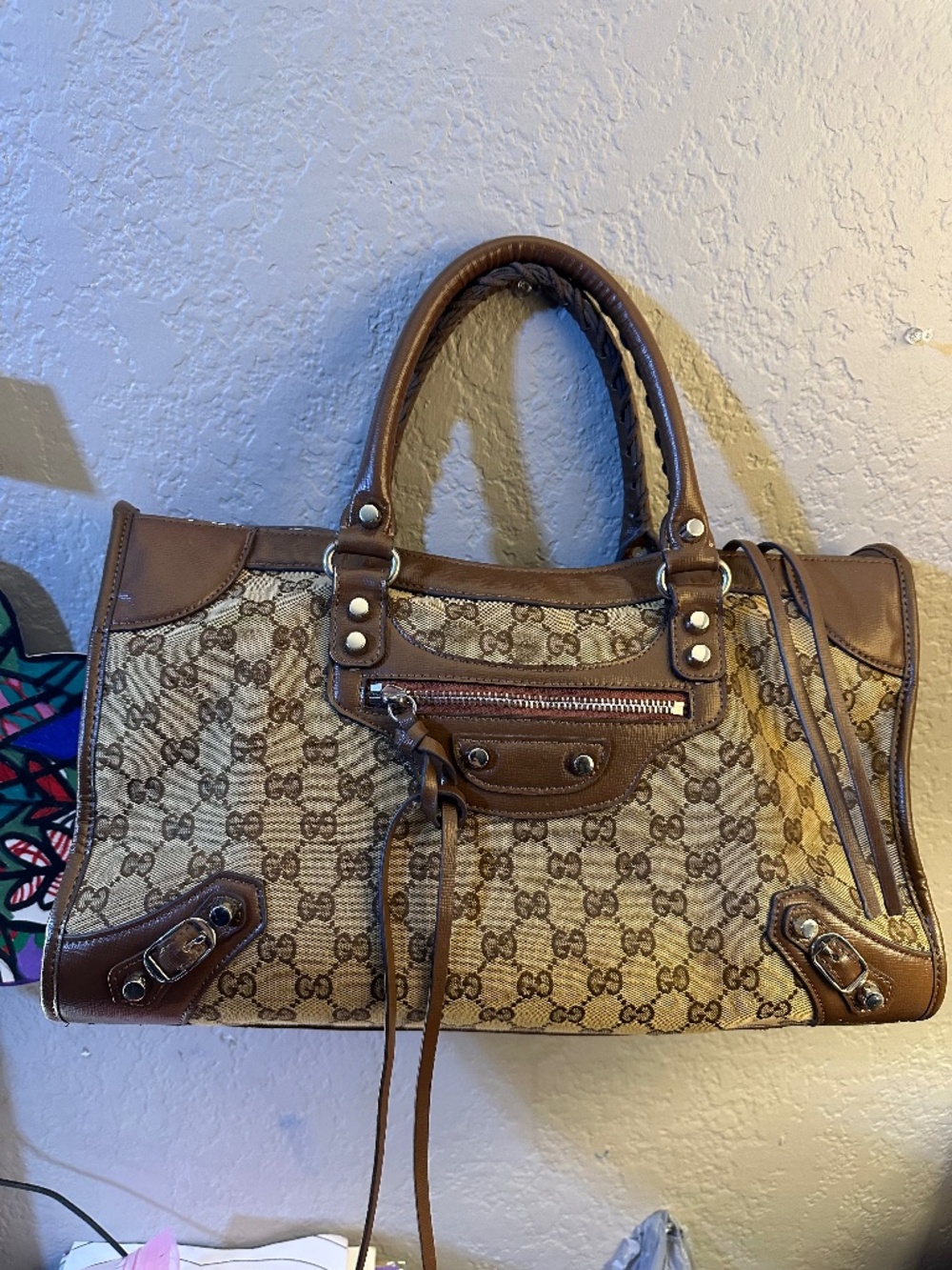 A Gucci purse